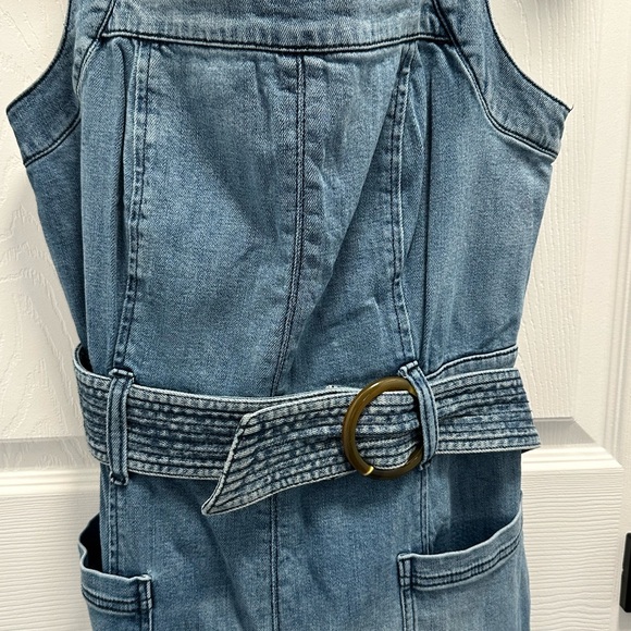 Stylish Denim Jumpsuit with Belt - Picture 2 of 6